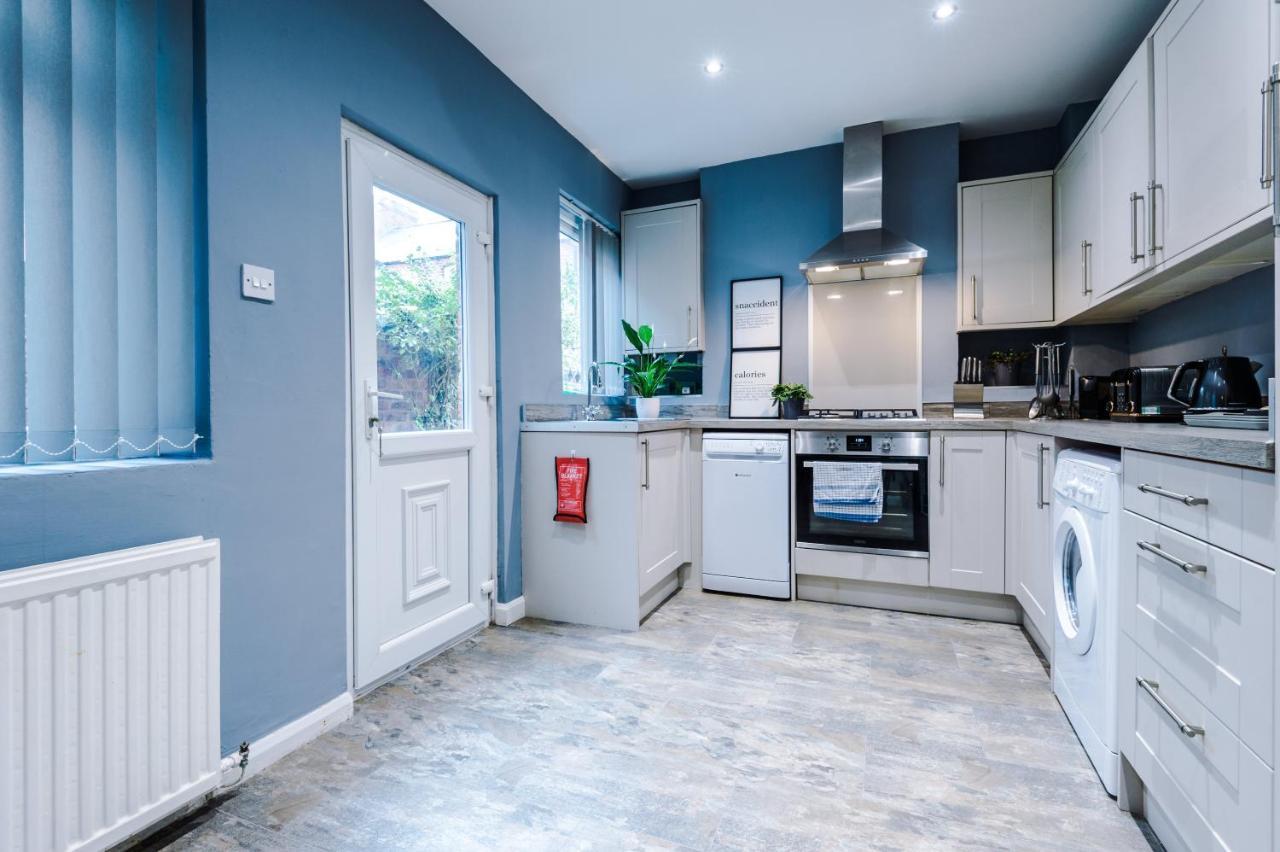 Spacious Modern - Great Location * Chester