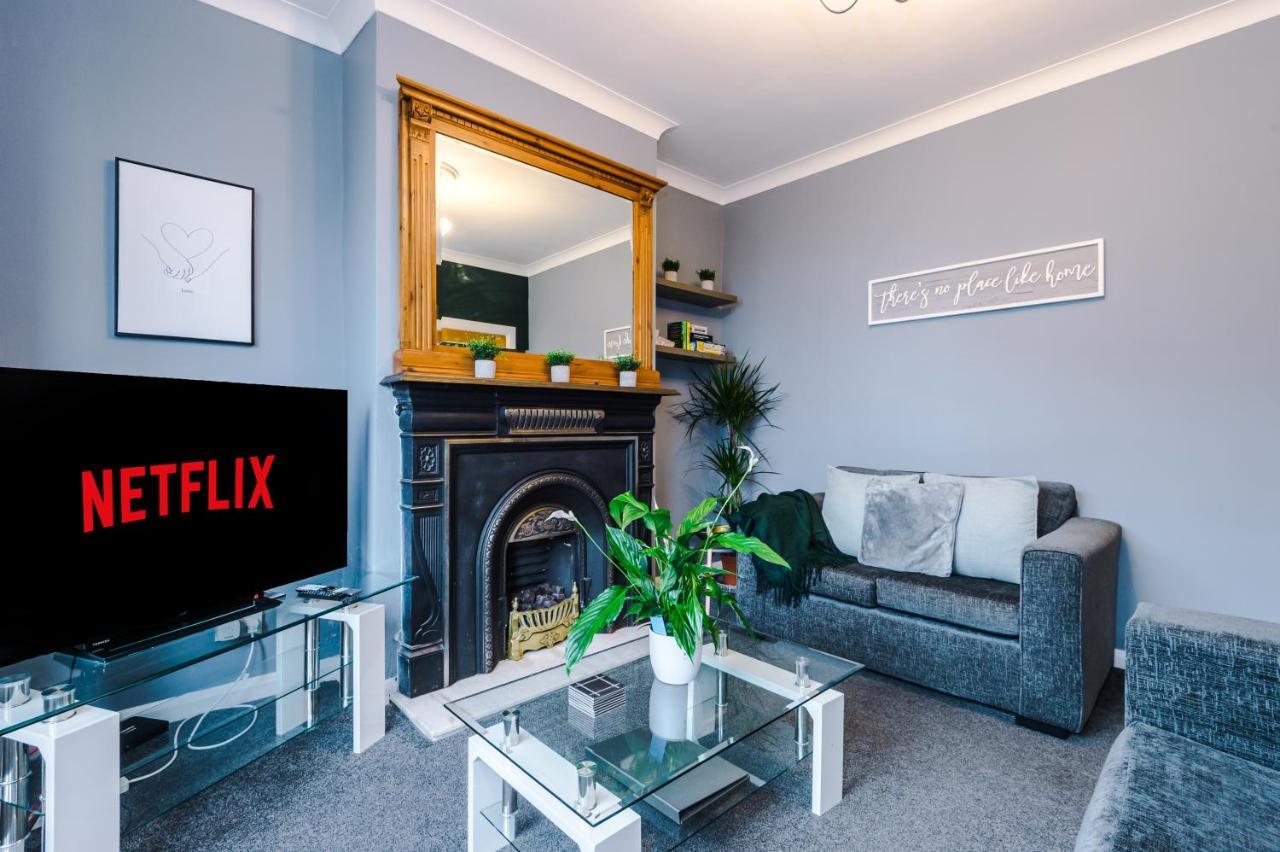 Spacious Modern - Great Location Chester