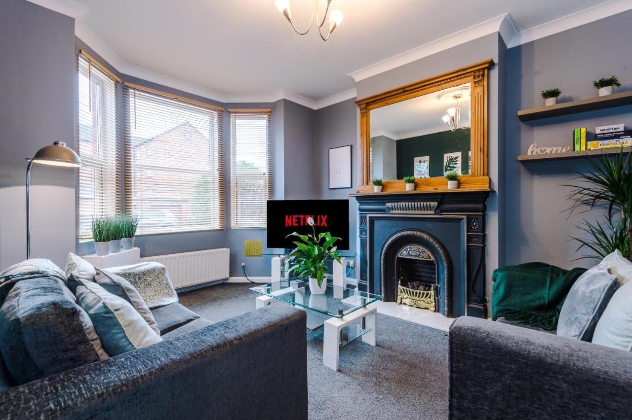 Spacious Modern - Great Location *