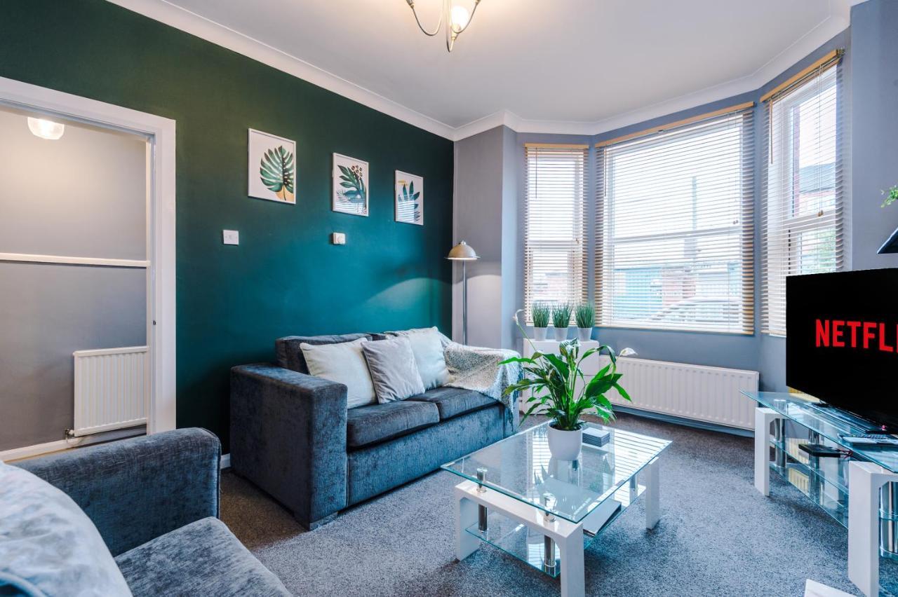 Spacious Modern - Great Location Chester