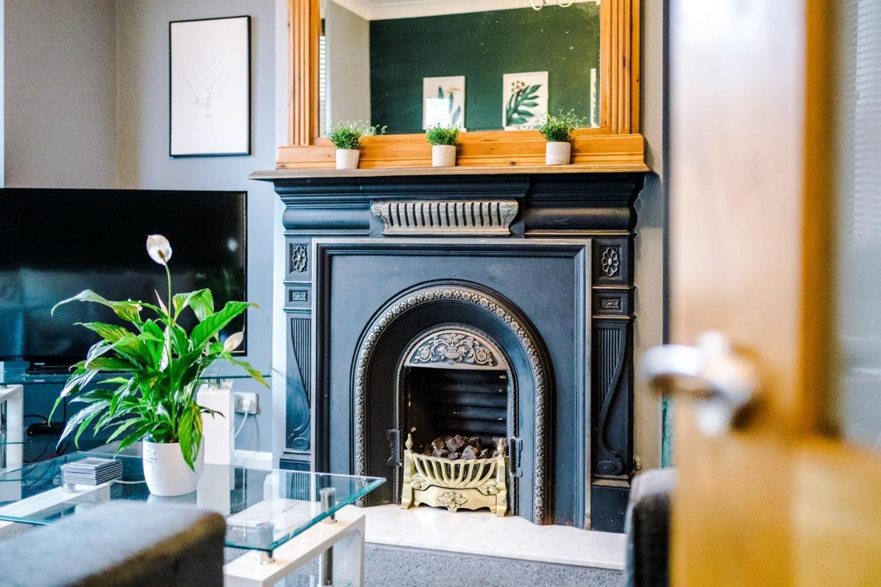 Spacious Modern - Great Location Chester